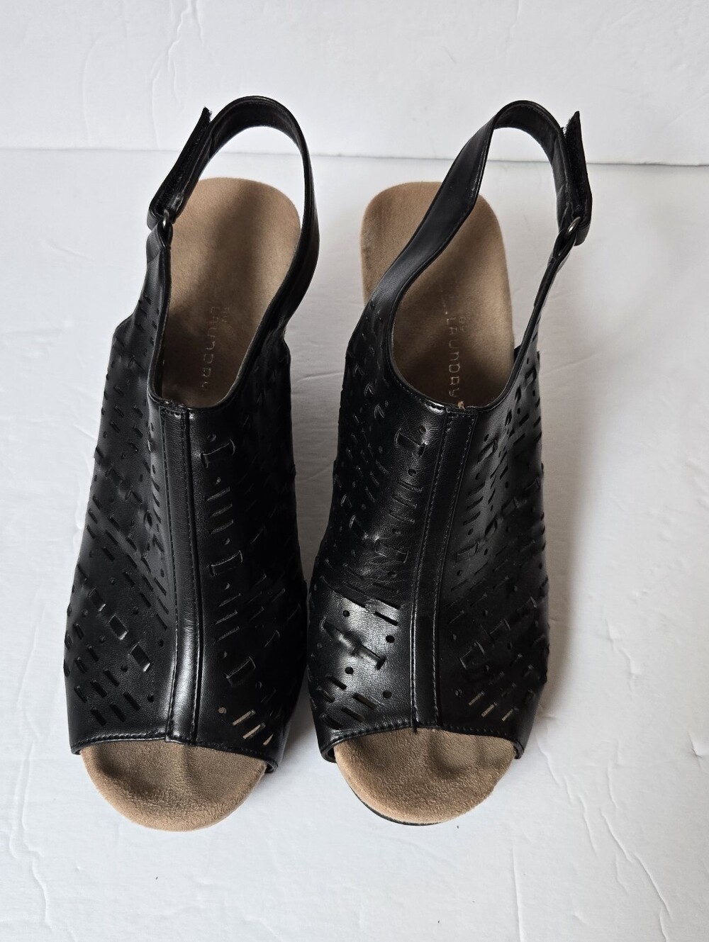Women’s Black Cut Out Wedge Sandals Ankle strap Size 11 Chinese Laundry - Picture 3 of 17